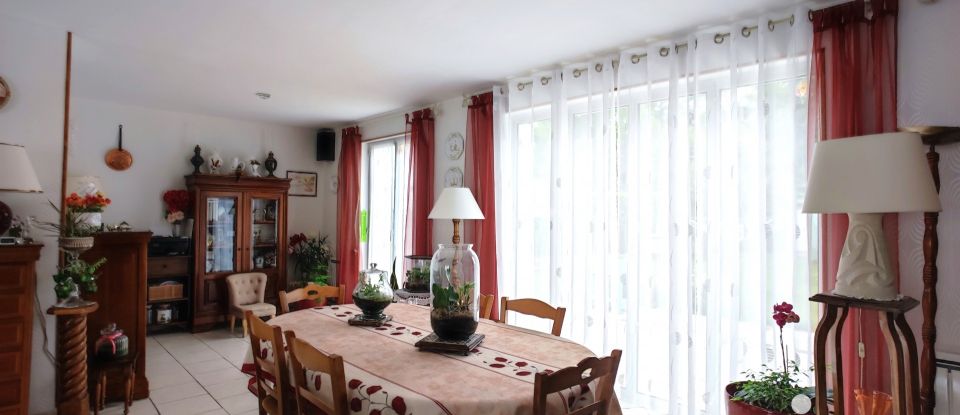 Traditional house 6 rooms of 141 m² in Le Châtelet-en-Brie (77820)