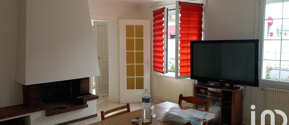 Traditional house 5 rooms of 92 m² in Le Mans (72100)