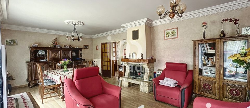 Traditional house 6 rooms of 126 m² in Sougéal (35610)