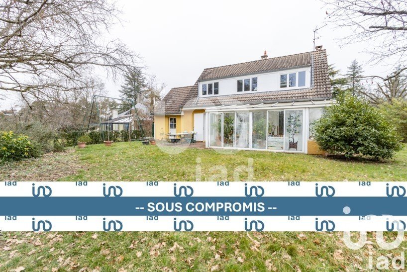 Maison traditionnelle 7 pièces de 171 m² à Charbonnières-les-Bains (69260)