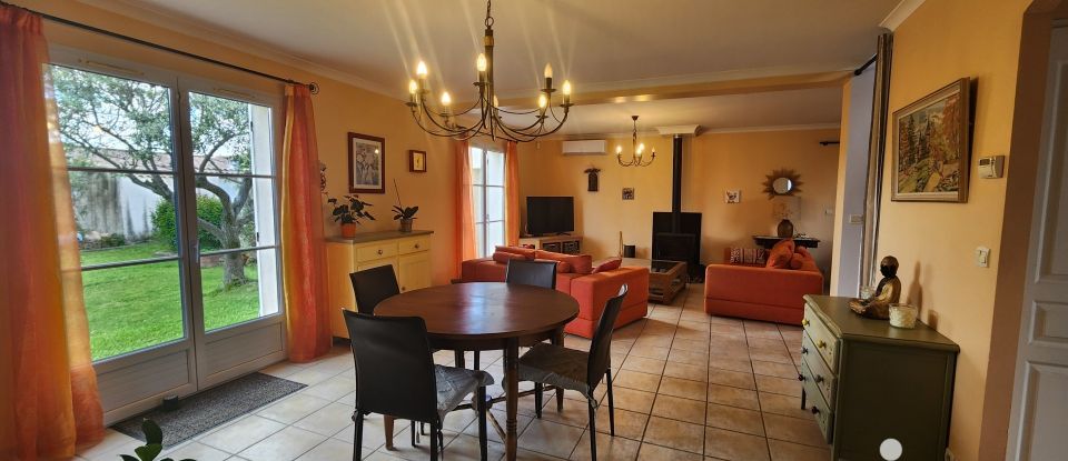 Maison traditionnelle 6 pièces de 123 m² à Aubord (30620)