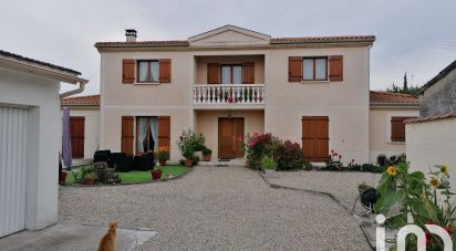 Maison traditionnelle 10 pièces de 245 m² à Bordeaux (33200)