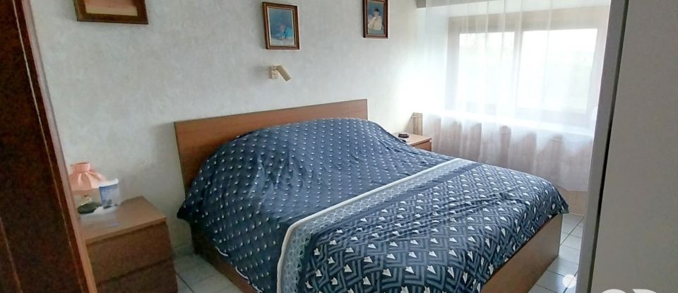 Traditional house 8 rooms of 165 m² in Picherande (63113)