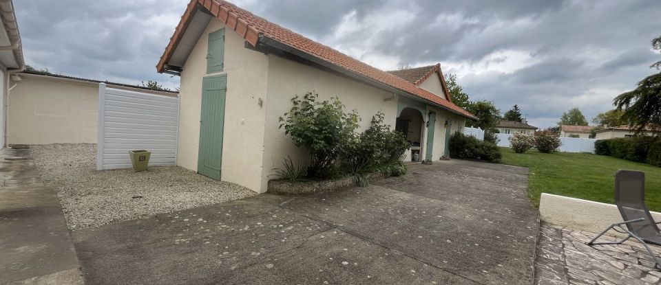 House 11 rooms of 250 m² in Roumazières-Loubert (16270)