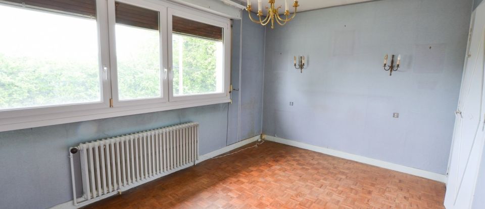 Traditional house 5 rooms of 86 m² in Eysines (33320)