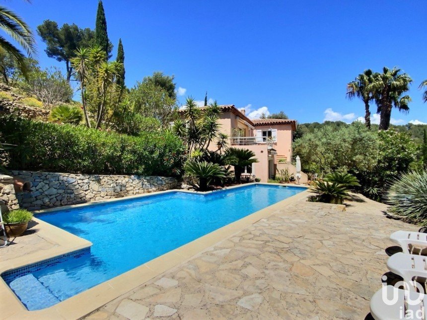 House 7 rooms of 180 m² in Bandol (83150)