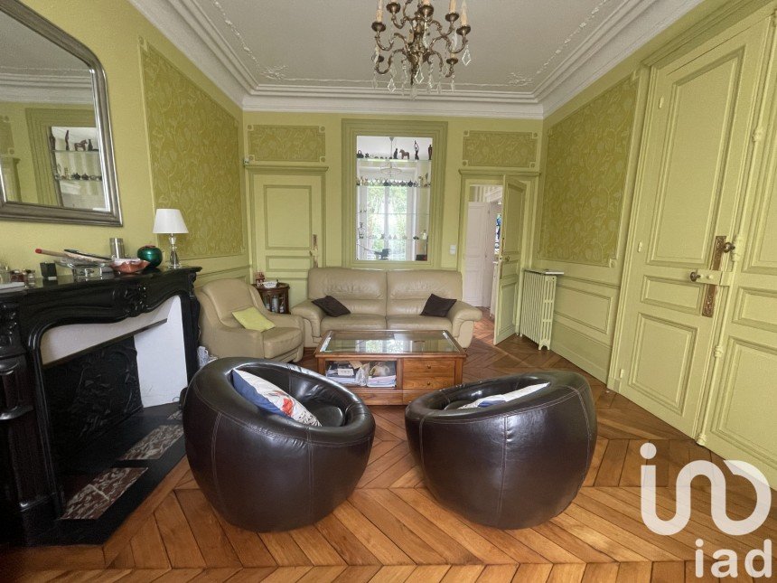 Mansion 11 rooms of 304 m² in Chartres (28000)