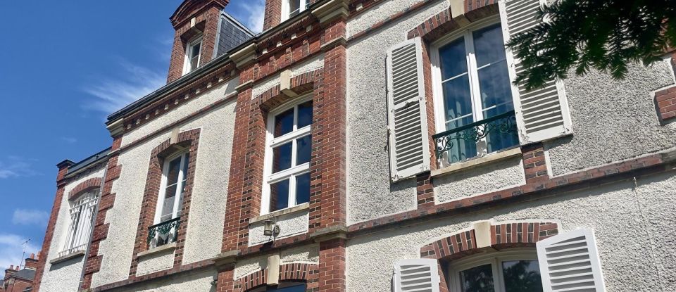 Demeure 11 pièces de 304 m² à Chartres (28000)