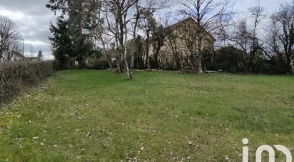 Land of 1,000 m² in Saint-Pierre-de-Varennes (71670)