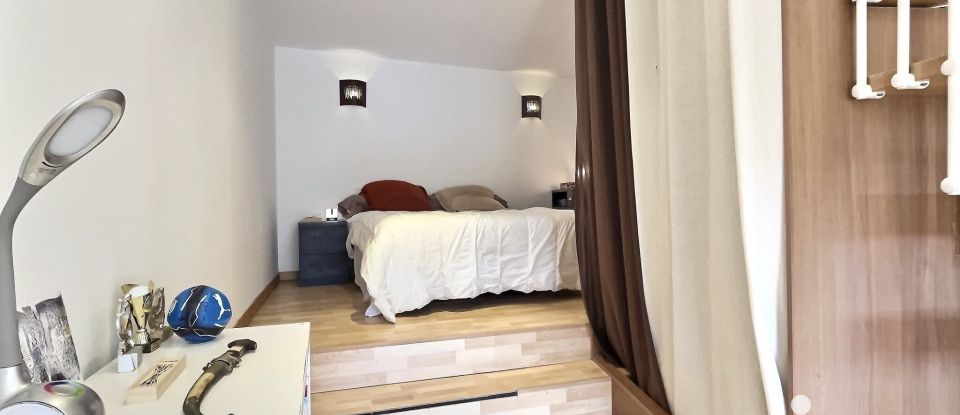 Appartement 3 pièces de 83 m² à Marseille (13011)
