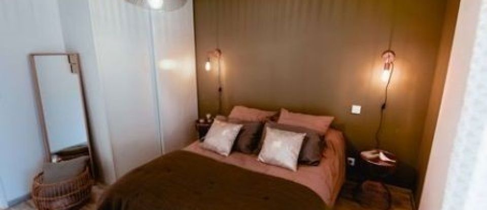 Appartement 4 pièces de 101 m² à Bordeaux (33000)