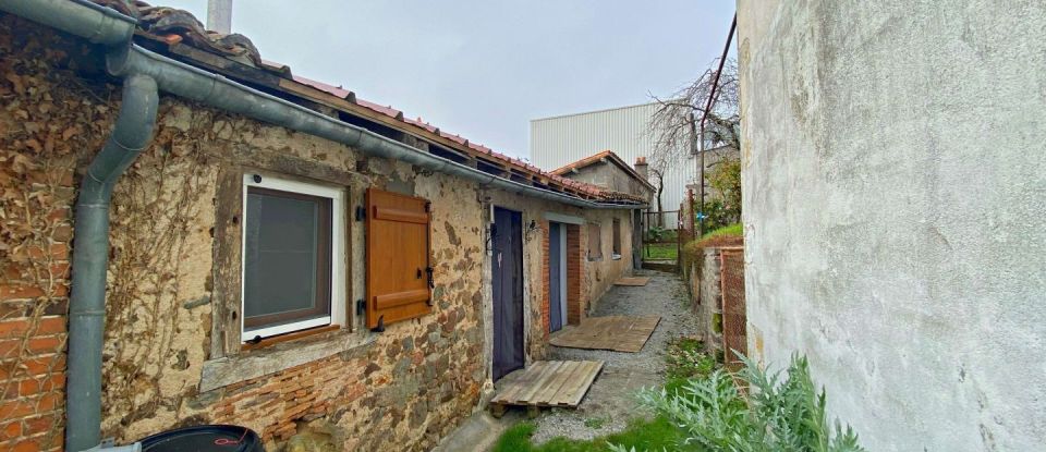 House 3 rooms of 84 m² in Availles-Limouzine (86460)