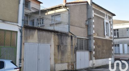 Building in La Couronne (16400) of 242 m²