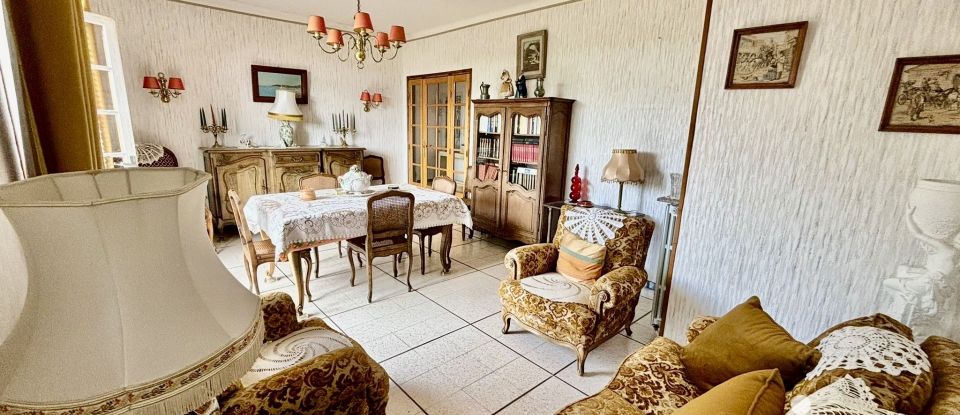 Country house 8 rooms of 156 m² in Alès (30100)