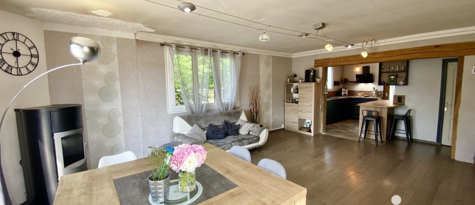 House 6 rooms of 140 m² in Saint-Rémy-la-Vanne (77320)