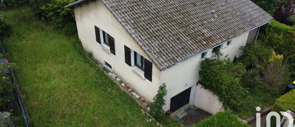 Maison traditionnelle 4 pièces de 90 m² à Saint-Clair-du-Rhône (38370)