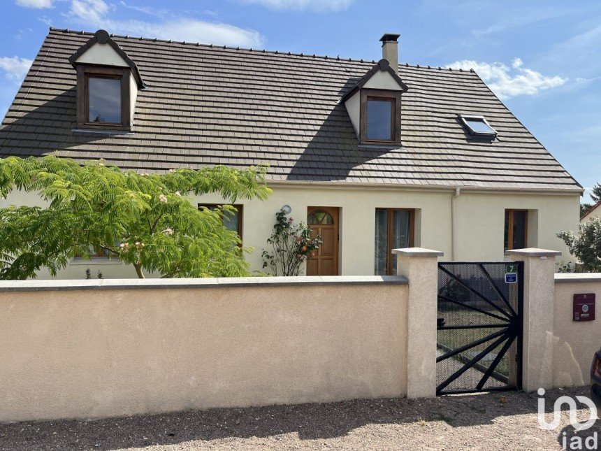 Maison 7 pièces de 174 m² à La Selle-en-Hermoy (45210)