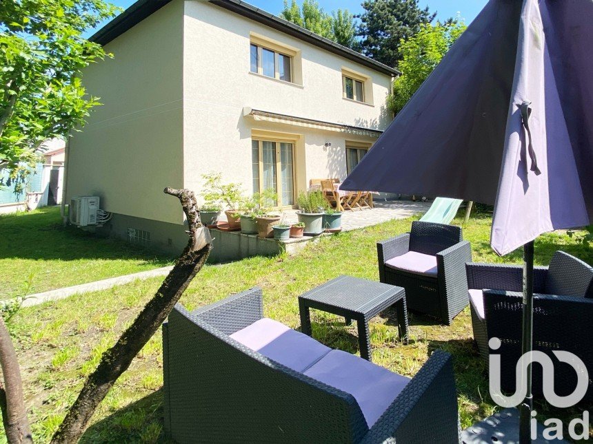 Pavillon 6 pièces de 124 m² à Rosny-sous-Bois (93110)