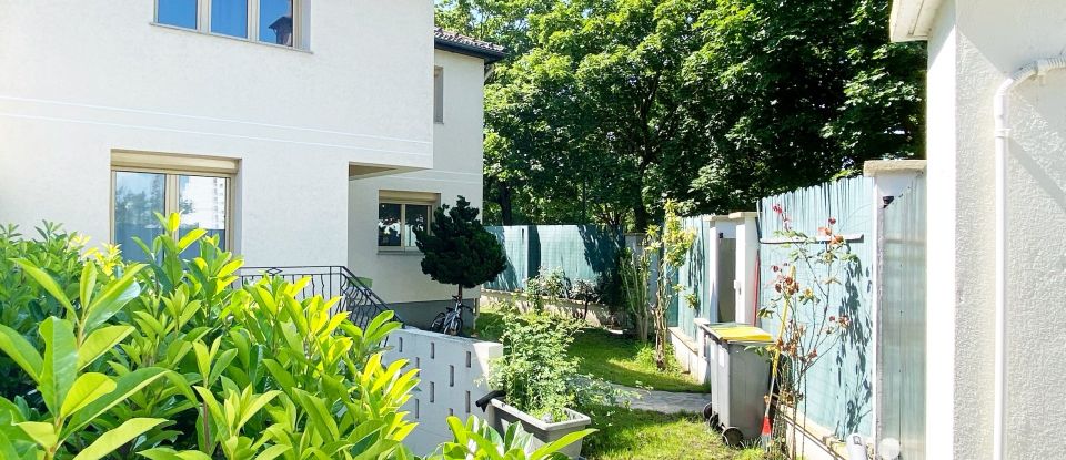 Pavillon 6 pièces de 124 m² à Rosny-sous-Bois (93110)