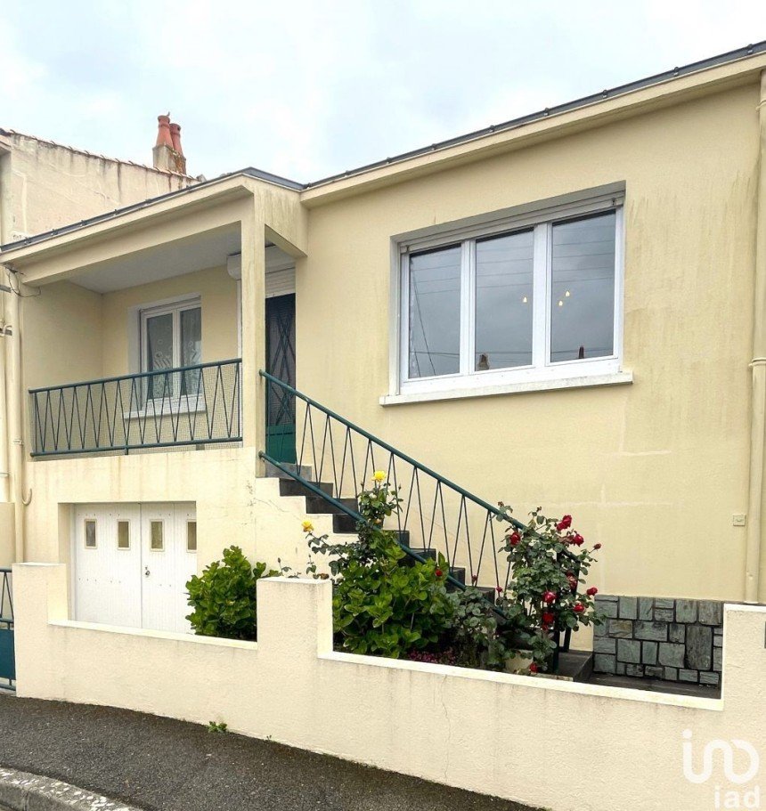 House 5 rooms of 100 m² in Les Sables-d'Olonne (85100)