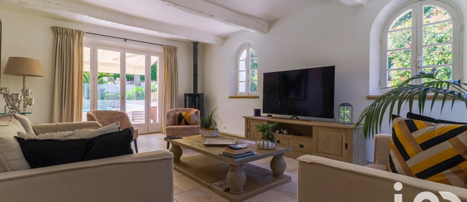 Maison traditionnelle 7 pièces de 230 m² à Mougins (06250)