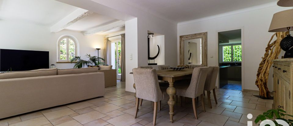 Traditional house 7 rooms of 230 m² in Mougins (06250)