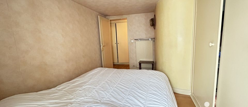 Appartement 3 pièces de 82 m² à Paris (75010)