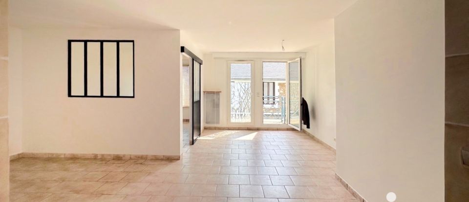 Appartement 3 pièces de 76 m² à Saint-Cyr-l'École (78210)