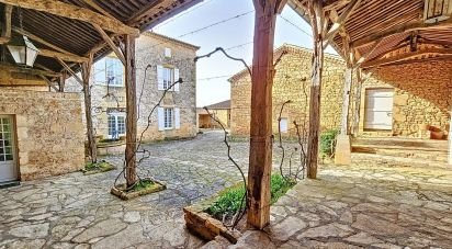 Castle 13 rooms of 270 m² in Condezaygues (47500)