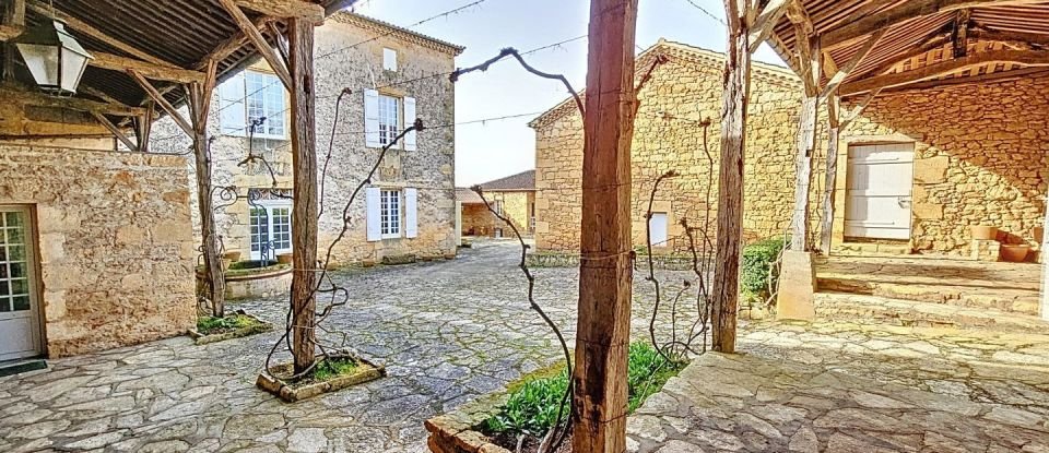 Castle 13 rooms of 270 m² in Condezaygues (47500)