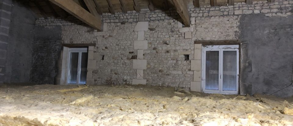 Maison de village 1 pièce de 58 m² à Jarnac-Champagne (17520)