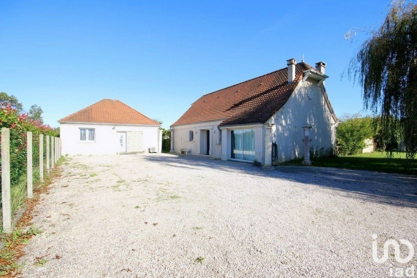 Maison 4 pièces de 143 m² à Mazerolles (64230)