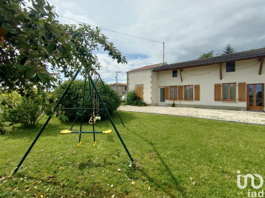 Village house 5 rooms of 101 m² in Maizières-lès-Brienne (10500)
