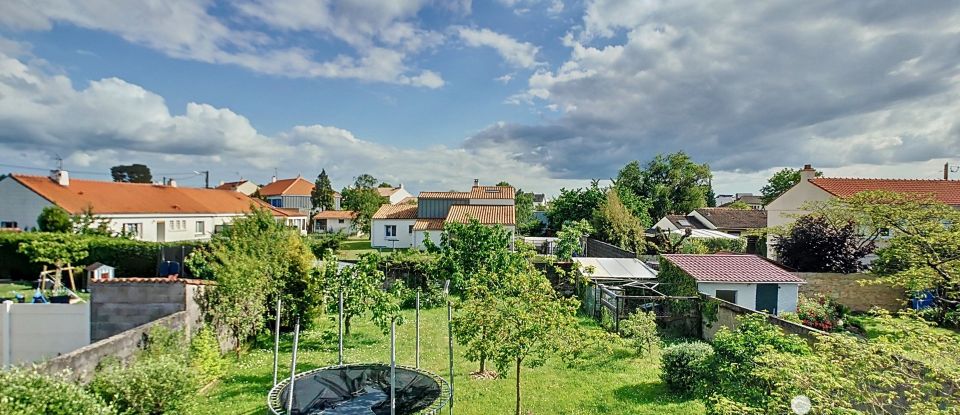 Traditional house 5 rooms of 134 m² in Les Sorinières (44840)