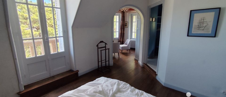 Manor 5 rooms of 104 m² in Perros-Guirec (22700)