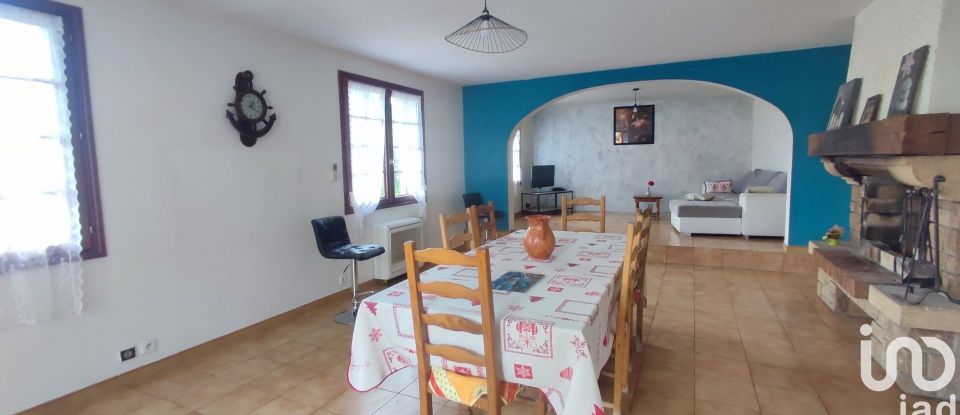 House 4 rooms of 160 m² in Aiton (73220)