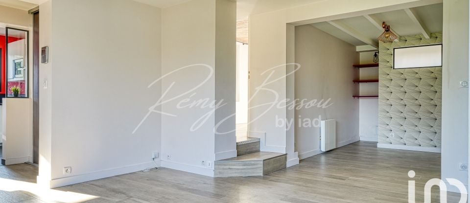 Traditional house 6 rooms of 160 m² in Forges-les-Bains (91470)