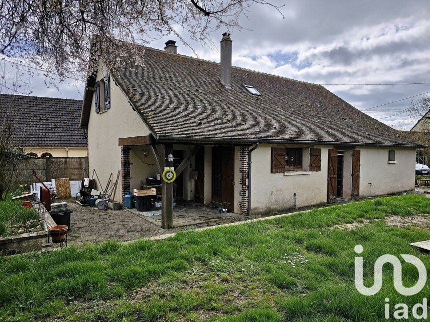 Maison de campagne 5 pièces de 110 m² à Champrond-en-Gâtine (28240)