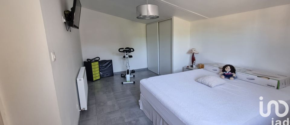 Maison 5 pièces de 110 m² à Sainte-Terre (33350)