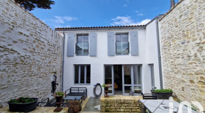 Traditional house 6 rooms of 119 m² in Ars-en-Ré (17590)