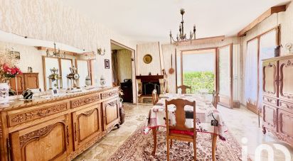 Traditional house 7 rooms of 182 m² in Orsay (91400)