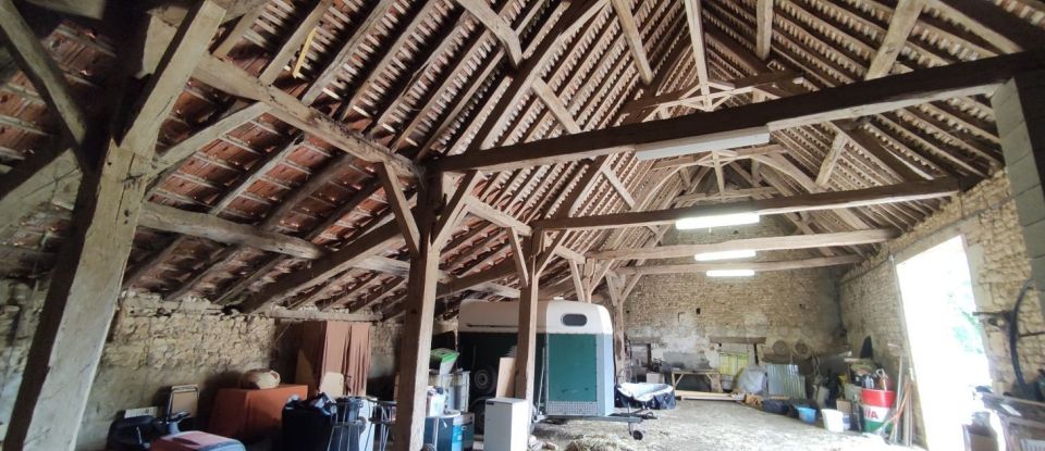 Ferme 7 pièces de 140 m² à Montmorillon (86500)