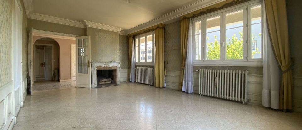 Maison 8 pièces de 206 m² à Guéret (23000)