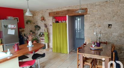 Town house 5 rooms of 173 m² in Fontenay-le-Comte (85200)