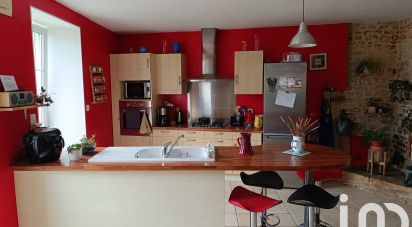 Town house 5 rooms of 173 m² in Fontenay-le-Comte (85200)