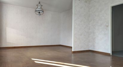 Appartement 4 pièces de 81 m² à Mende (48000)