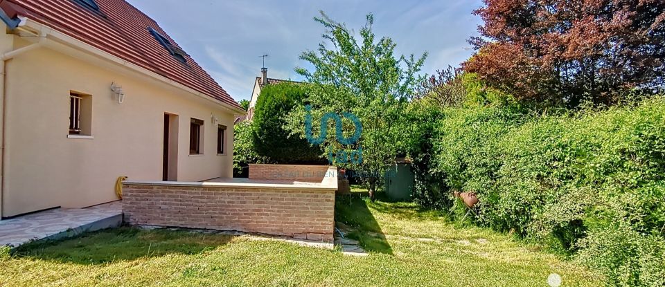 Maison 5 pièces de 140 m² à Fontenay-Trésigny (77610)