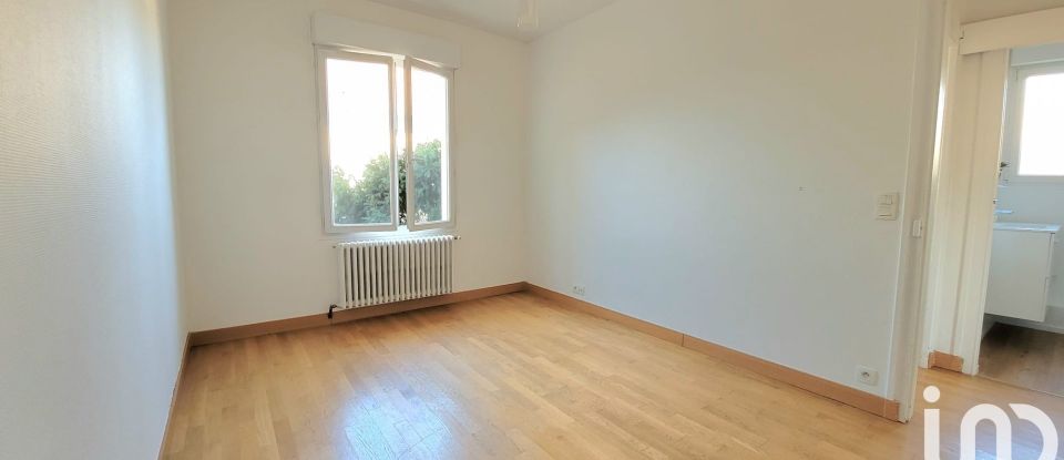 Town house 6 rooms of 135 m² in Versailles (78000)