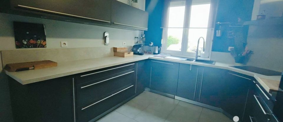 Maison 6 pièces de 165 m² à Eringhem (59470)