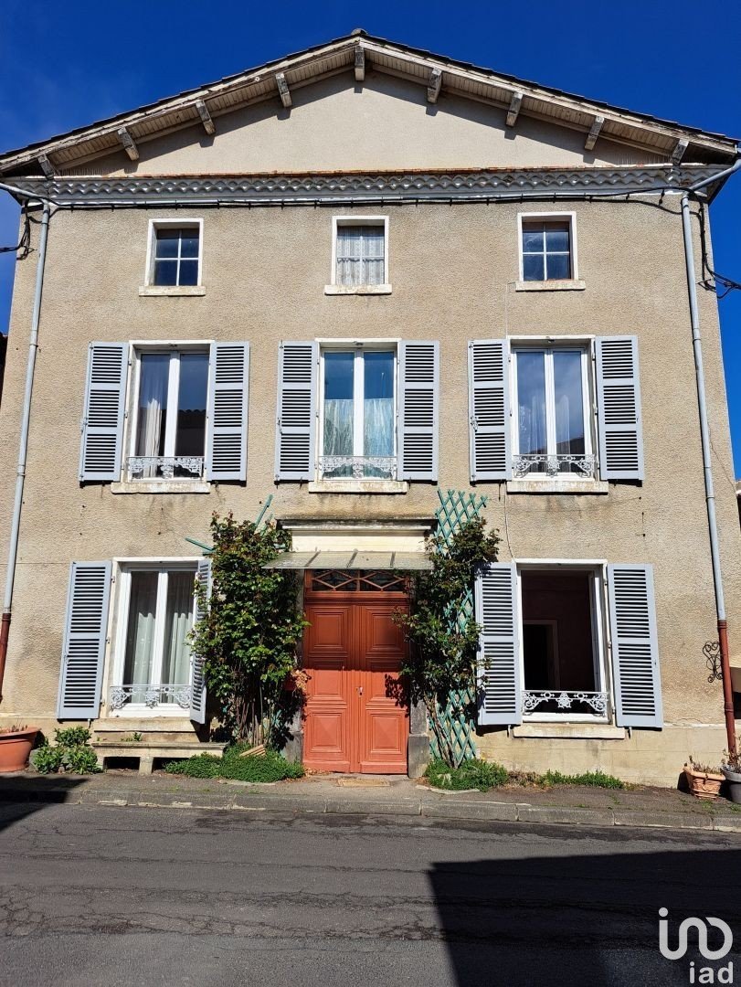 Maison 5 pièces de 137 m² à NONETTE (63340)